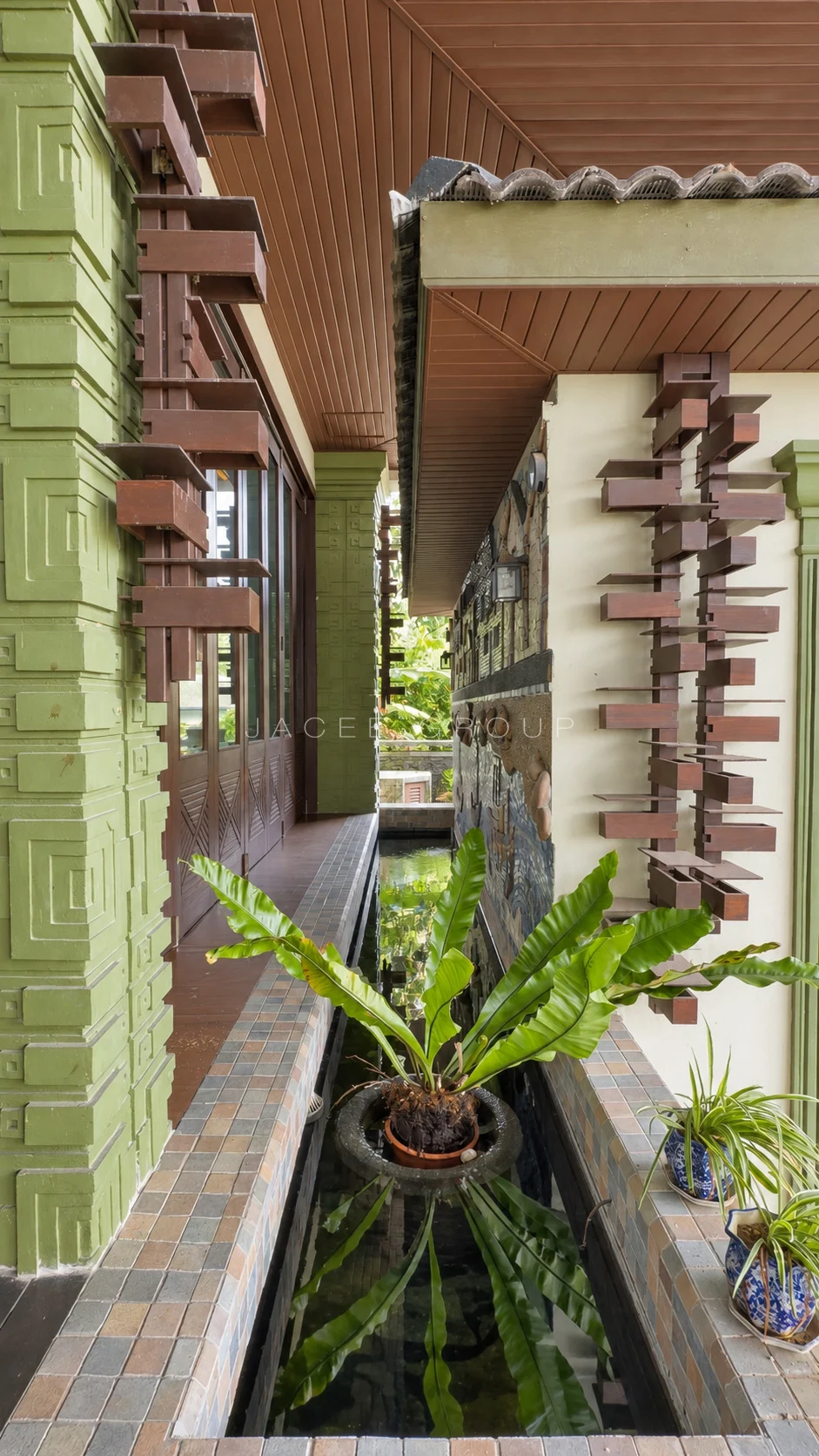 Side Water Garden at hilltop bungalow in Damansara Heights