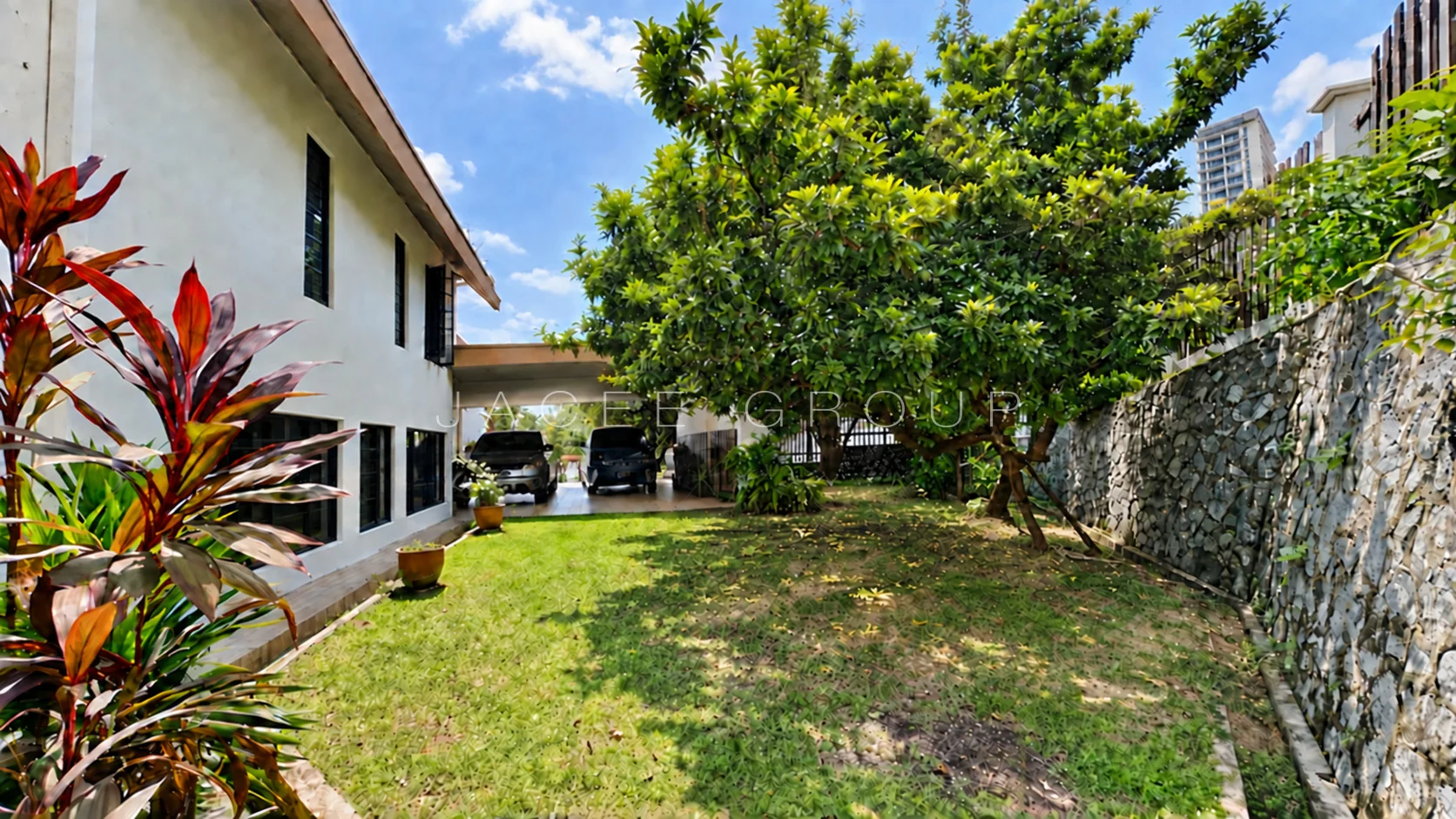 Side Garden and Car Porch at the Bangsar bungalow with large garden